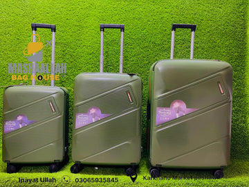 Original Tommy Hilfiger luggage 3 pics set